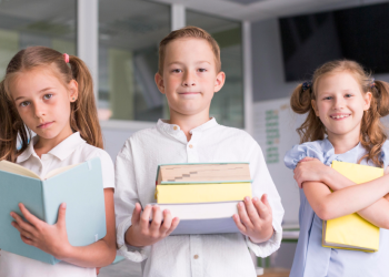 С 1 июля в Рязанском регионе начнет действовать ГОСТ, регламентирующий требования к школьной форме С 1 июля в Рязанском регионе начнет действовать ГОСТ, регламентирующий требования к школьной форме