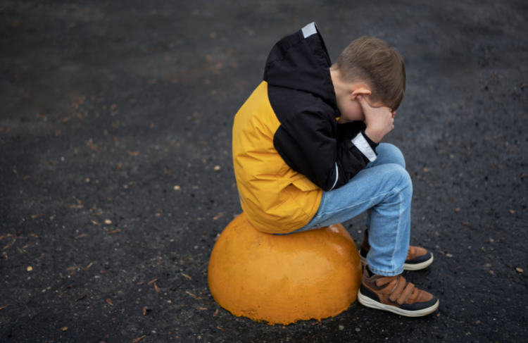 На Касимовском шоссе неизвестные мужчины пытались увести чужих детей с детской площадки