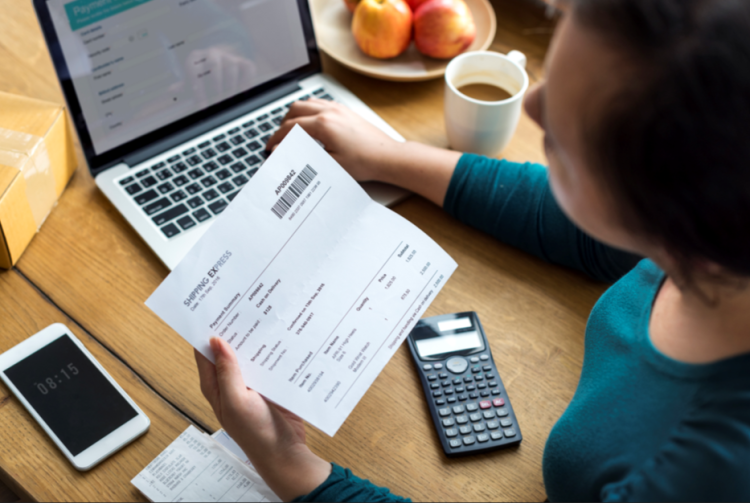 Юрист Иващенко: квитанции по оплате услуг ЖКХ нужно хранить как можно дольше