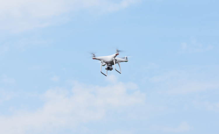 Осколок БПЛА прилетел в окно рязанской многоэтажки