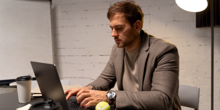 Россиянам напомнили о шестидневной рабочей неделе