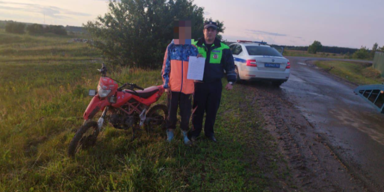 В Рыбновском районе полиция поймала 16-летнего водителя питбайка без водительских прав
