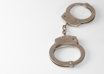 В Рязани возбудили уголовное дело после избиения учительницы, которую приняли за закладчицу В Рязани возбудили уголовное дело после избиения учительницы, которую приняли за закладчицу