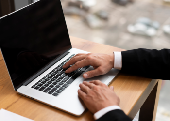 Первый зампред Рязанского правительства Денис Боков создал аккаунты в Telegram и во "ВКонтакте" Первый зампред Рязанского правительства Денис Боков создал аккаунты в Telegram и во «ВКонтакте»