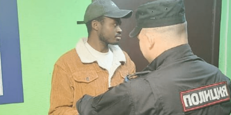 Рязанские полицейские депортировали из России 5 иностранцев-нарушителей