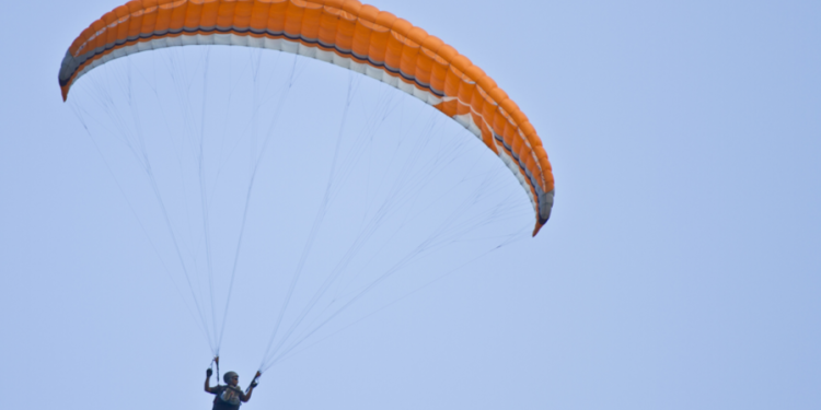 20-летний курсант РВВДКУ убил командира, связав стропы парашютов