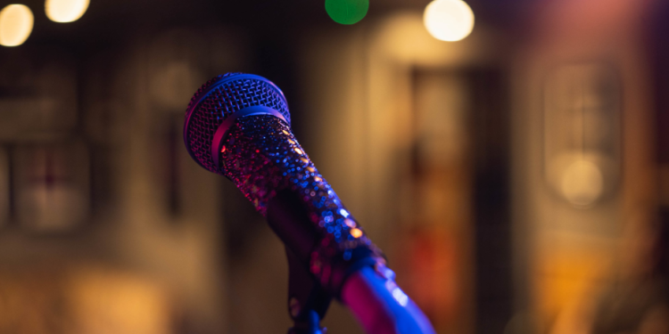 Турецкие организаторы подготовили для турне певицы Дженнифер Лопес огромный номер-пещеру