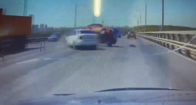 В Сети появилось видео момента столкновения двух легковушек на Солотчинском шоссе