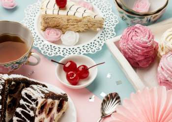 Врач Кабзан: частое употребление сладостей может ускорить процесс старения сетчатки глаза