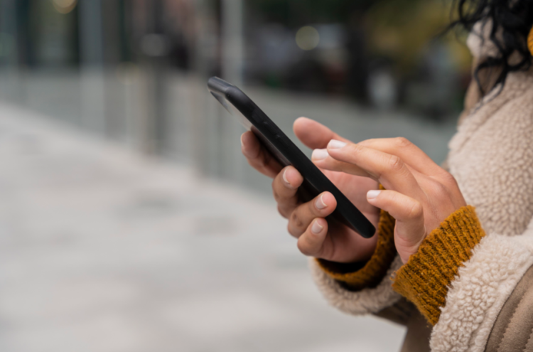 Песков: популярный мессенджер WhatsApp* должен соблюдать российские законы