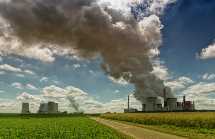Жители рязанского Кального второй вечер жалуются на вонь в воздухе
