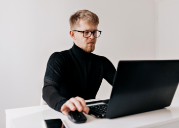 Госдума приняла закон о штрафах за поиск экстремистских материалов в Сети