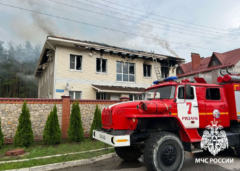 Из горящей многоэтажки в рязанской Солотче эвакуировали 31 человека