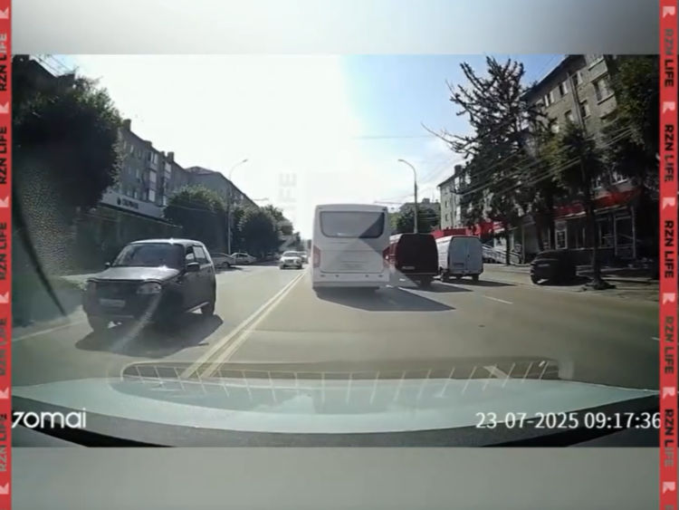 Рязанцы пожаловались на маршрутчика, грубо нарушившего ПДД