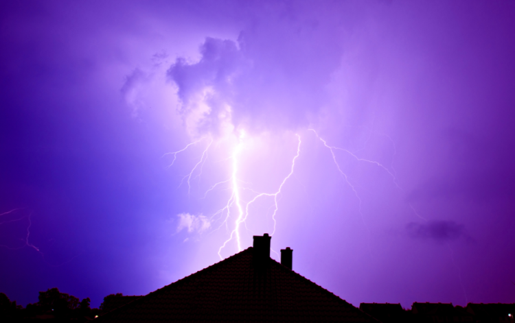 Рязанцев предупредили о граде, ливне и грозе 24 июля