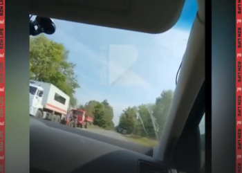 Поблизости клепиковского леса засняли машины экстренных служб Поблизости клепиковского леса засняли машины экстренных служб