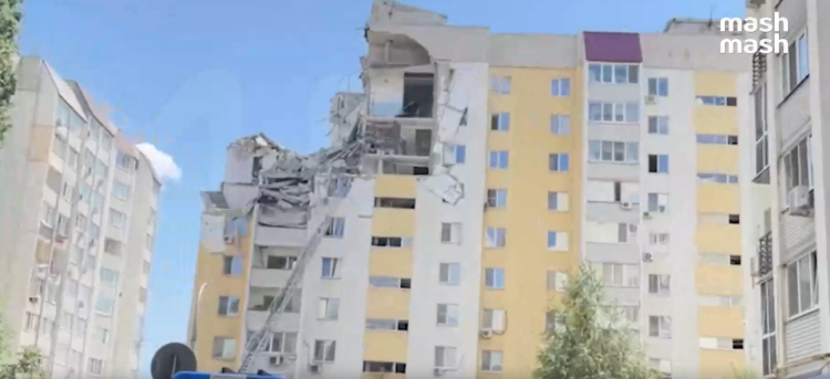 Число погибших в результате взрыва газа в жилом доме в Саратове возросло до четырех