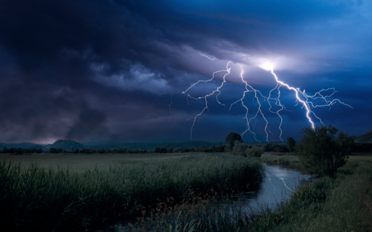 Синоптик Леус предупредил россиян о грозовых дождях