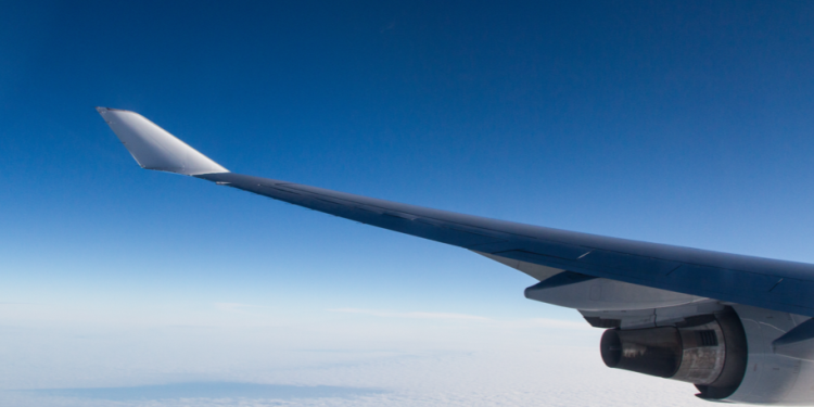 Над Рязанским регионом из-за технических неполадок развернулся самолет Над Рязанским регионом из-за технических неполадок развернулся самолет