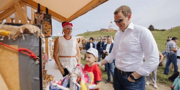 Рязанский губернатор Павел Малков посетил фестиваль «Битва на Воже» Рязанский губернатор Павел Малков посетил фестиваль «Битва на Воже»