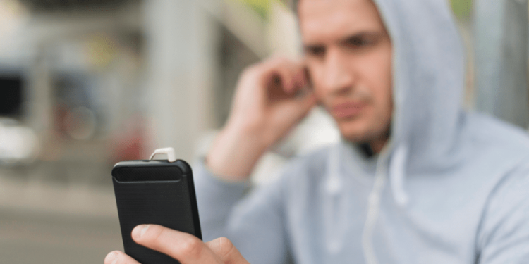 Мошенники выманили у жителя 30-летнего рязанского Сасова 3 миллиона рублей Мошенники выманили у жителя 30-летнего рязанского Сасова 3 миллиона рублей