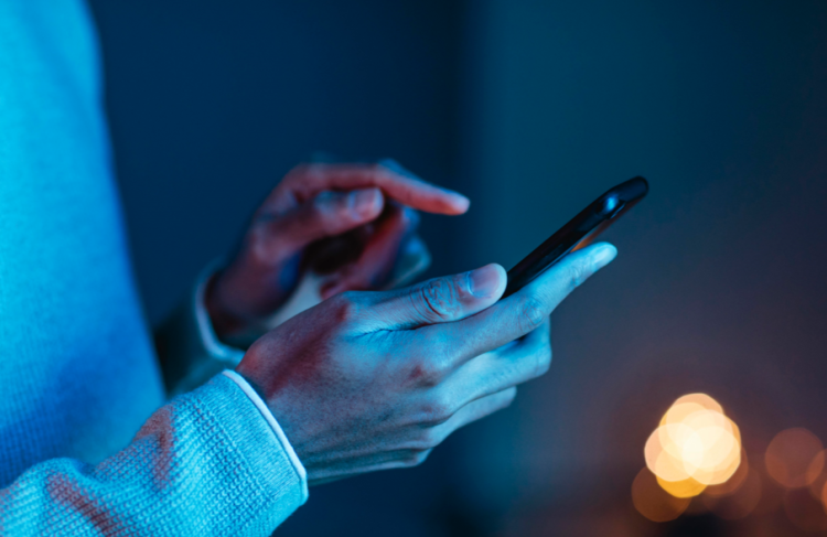 Кравцов: из-за удобства мессенджера MAX педагоги сами захотят его установить на телефон