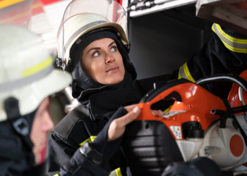 Рязанские волонтеры помогли мужчине выбраться из глубокого оврага