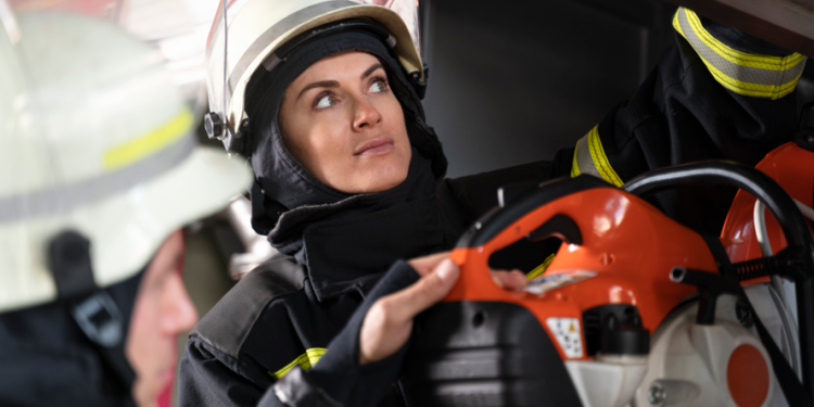 Рязанские волонтеры помогли мужчине выбраться из глубокого оврага