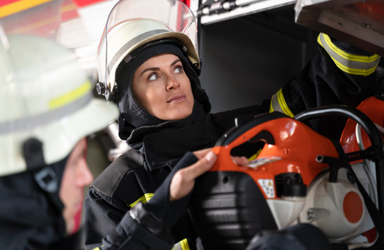 Рязанские волонтеры помогли мужчине выбраться из глубокого оврага