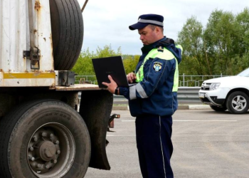 Водители грузовиков игнорируют ограничения скорости на Солотчинском мосту Водители грузовиков игнорируют ограничения скорости на Солотчинском мосту