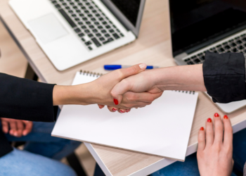 SuperJob: 29% жителей Рязанской области готовы работать за «серую» зарплату
