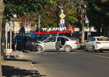 В центре Рязани произошло серьезное ДТП В центре Рязани произошло серьезное ДТП