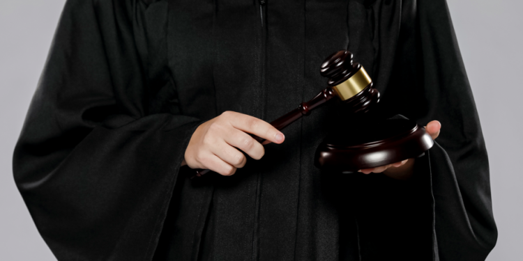 Бывший сотрудник Рязанского радиозавода получил условный срок за кражу 8 миллионов Бывший сотрудник Рязанского радиозавода получил условный срок за кражу 8 миллионов