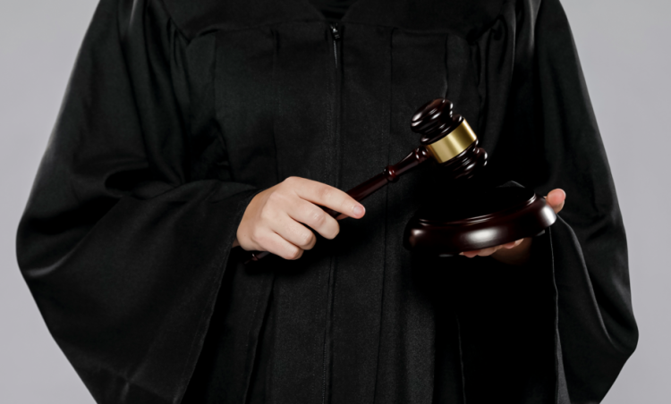 Бывший сотрудник Рязанского радиозавода получил условный срок за кражу 8 миллионов