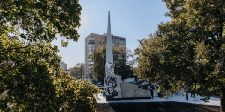 На площади перед вокзалом Рязань-2 открылась стела «Рязань – город трудовой доблести»