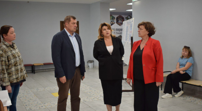 Мэр Рязани Артемов проверил готовность нескольких избирательных участков