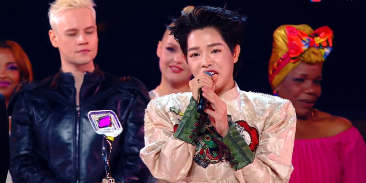 Победителем музыкального конкурса "Интервидение" стал музыкант из Вьетнама