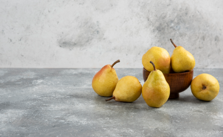 Врач Еременко: при сахарном диабете и ожирении нужно исключить из рациона груши