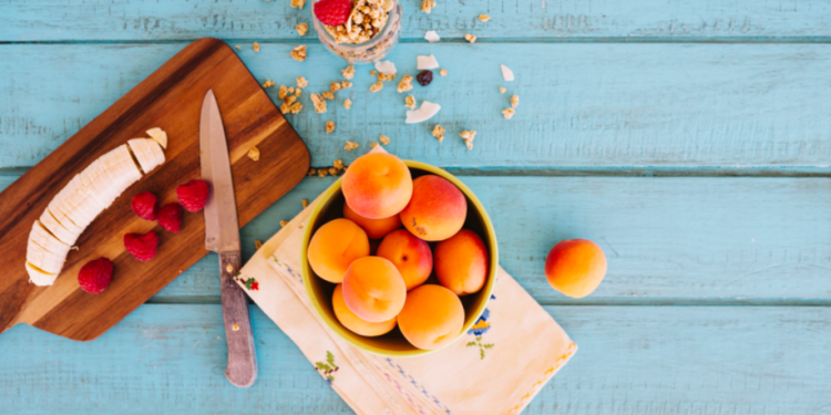 Врач Тен рассказала об опасности абрикосовых косточек