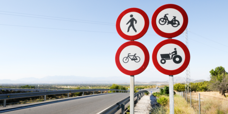 В 2026 году в России установят новые дорожные знаки В 2026 году в России установят новые дорожные знаки