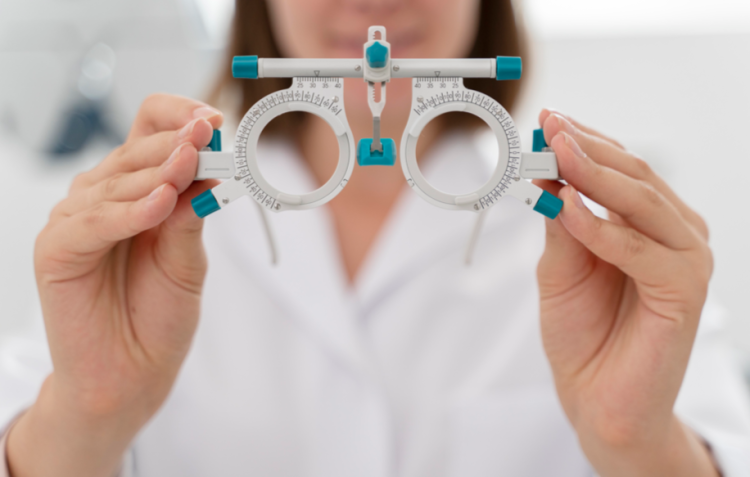 Рязанские офтальмологи смогли сохранить ребенку зрение после травмы на рыбалке