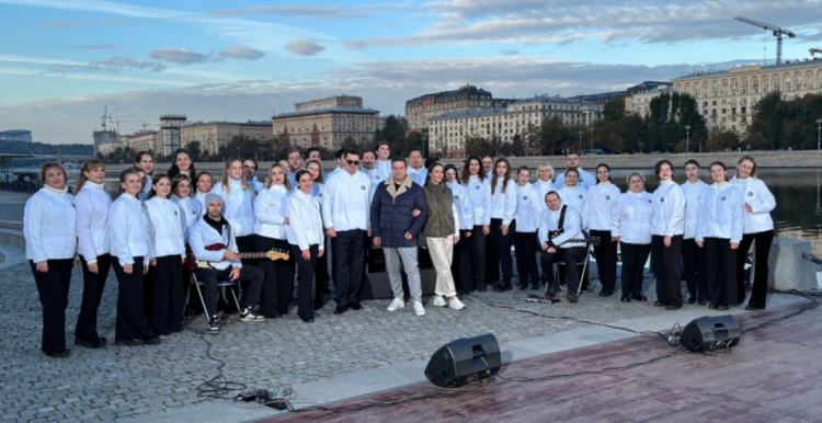 Рязанский молодежный хор из КДЦ "Октябрь" выступил на Первом канале