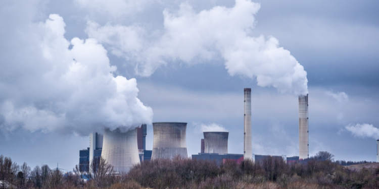 Жители рязанского Кального пожаловались на жуткую вонь в городе