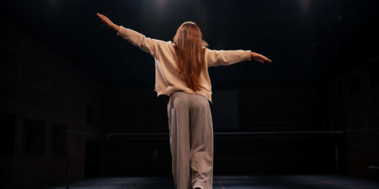 Актер Безруков уверен, что искусственный интеллект не заменит артистов в театрах