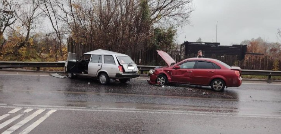 В ДТП в Рязанской области пострадали 63-летний водитель и 13-летний подросток-пассажир