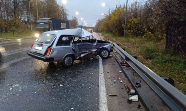 В ДТП в Рязанской области пострадали 63-летний водитель и 13-летний подросток-пассажир