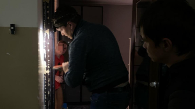 Рязанские волонтеры помогли 7-летнему ребенку, запертому в квартире