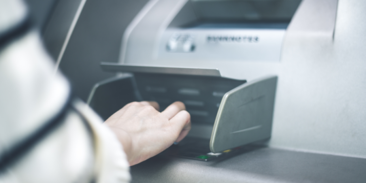 Центробанк снизил ключевую ставку до 16,5% годовых