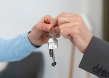 В Госдуме предложили выдавать россиянам бесплатные квартиры с рождения