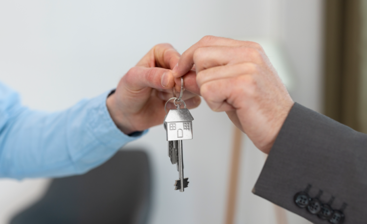 В Госдуме предложили выдавать россиянам бесплатные квартиры с рождения